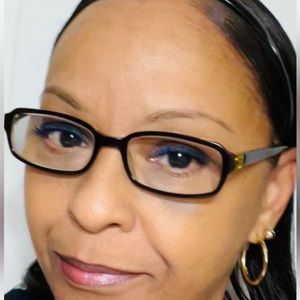 Meet your Posher, Leslie